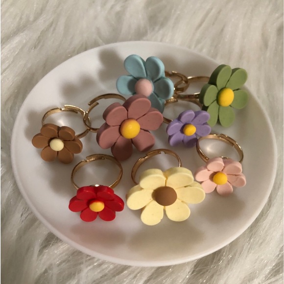Eight floral/flower adjustable cute spring rings - Picture 2 of 8